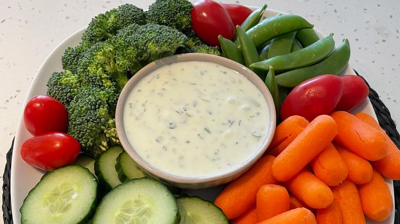 ranch dip with veggies