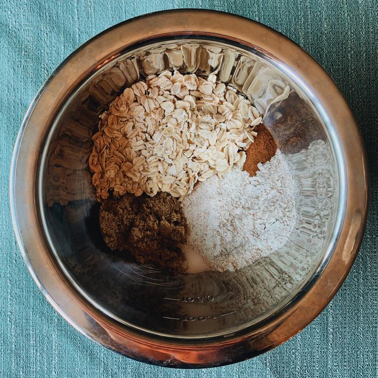 Photo of a bowl with spices, sugar, and oats