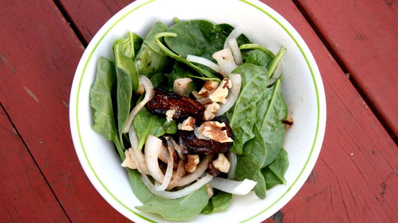 Fig Walnut Spinach Salad